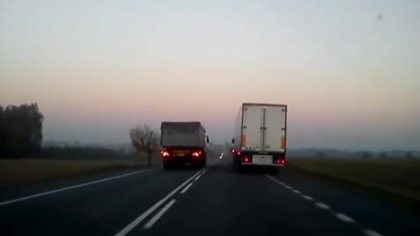 Bardzo niebezpieczne manewry ciężar&oacute;wek