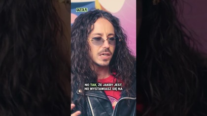 Michał Szpak o spotkaniach z fanami.  Chcą ze mną zdjęcia, jak sprzątam po swoim psie #shorts