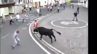 Byk kontra hiszpańscy idioci