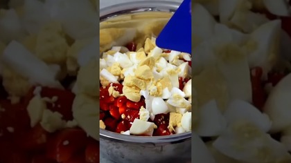 Pyszna sałatka z łososiem #shorts #recipe #smakowitedania #pyszne #food #cooking #gotowanie