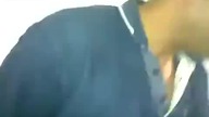 Karmienie węża kurą