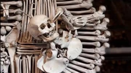 Ossuarium w Sedlcu  sztuka ze szczątków!
