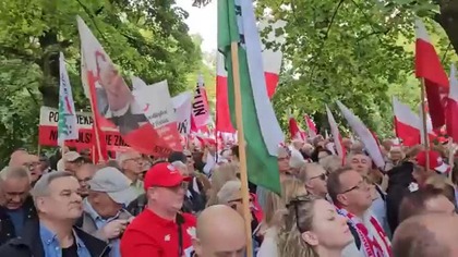 PROWOKACJE, ZAGŁUSZENIA I BLOKOWANIE SYGNAŁU.  Próby sabotażu zaprzysiężenia.  Relacja z Warszawy mp4 686x432