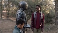 Orville.  Isaac opiekuje się chłopcami