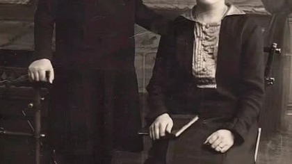 Kazimiera z Salomeą Filomeną Bartoszewiczową.  Matka i babcia Alwidy Bajor, Wilno, 1926 r.