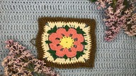 Kwadrat babuni z motywem kwiatka, krok po kroku, Granny Square #221