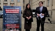 HERNIK POD SIEDZIBĄ NIK SKŁADA DONOS NA DONALDA TUSKA!!! mp4 686x432