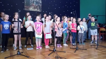 Schola Aniołki z Markuszowa - utwór pt.  Mama Królowa