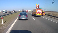 Jak może skończyć się post&oacute;j na pasie awaryjnym na autostradzie
