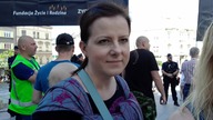 Kaja Godek na marszu r&oacute;wności w Bielsku-Białej, nękana wygrywa z OMZRiKiem (02.07.2023)