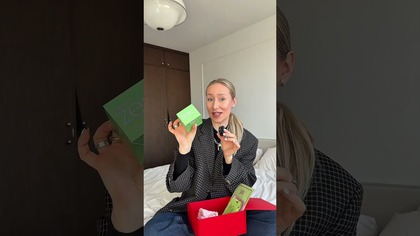 Pakuje mystery boxa powitalnego