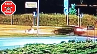 Rowerzysta przeleciał nad kierownicą prosto pod jadącą Skodę.  STOP PIRAT