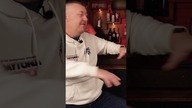 Trzymała dziecko pod łóżkiem