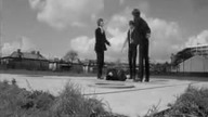 The Beatles - Can't Buy Me Love (oficjalne video)
