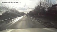 Samochód kontra latarnia