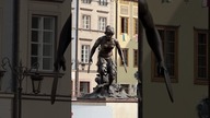 AI ożywiło warszawskie pomniki zbyt dobrze?! #ai #sztucznainteligencja #warszawa #ciekawostki