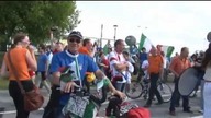 Ostatnie chwile przed Hiszpania-Włochy. SKMką na stadion z tłumem Hiszpanów