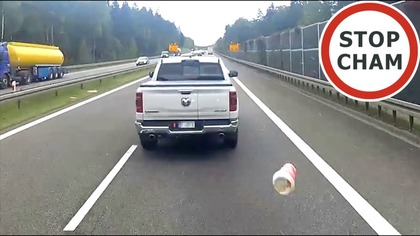 Uczulony na uprzejmość wyhamował ciężarówkę i rzucił kubkiem z kawą #2033 Wasze Filmy