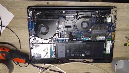 Czyszczenie wnętrza laptopa DELL