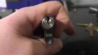 Wkładka Lob otworzona bez klucza - grabiami - Lob Lock and Lockpicking -  Rake Open.