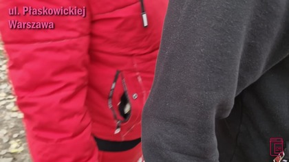 Wypad z chodnika (Bazarek - Odc.  1½) (2160p 30fps AV1-128kbit AAC)