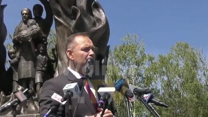 NAWROCKI POD POMNIKIEM RZ*ZI WOŁ*ŃSKIEJ W DOMOSTAWIE!