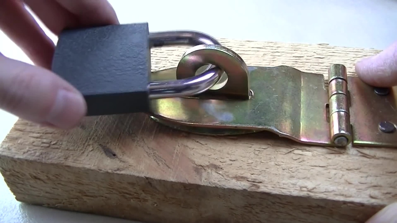 Life Hack Learn Open Padlocks Without the Keys How to Open Padlock