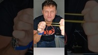 Gumką przenika Gumkę #magicyrick #iluzja #magicznasztuczka #skill #iluzjonistamaciejkozłowski