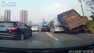 Chiny: Wypadek podczas transportu cegieł +18