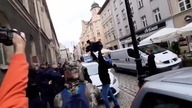 Manifestacje w polsce - To Regularna WOJNA POLICJI Z PROTESTUJĄCYMI