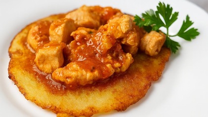 Placki ziemniaczane z gulaszem z kurczaka  klasyka, która zawsze smakuje! 