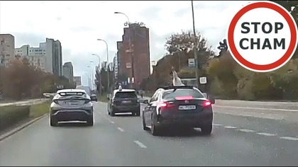 Pirat w Mercedesie z pasażerem wystającym przez szyberdach #2027 Wasze Filmy