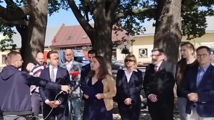 BOSAK Z SZOKUJĄCYMI INFORMACJAMI! (OKUPACYJNY ( NIE ) RZĄD ODDAŁ BAZĘ WOJSKOWĄ NACHODŹDCOM 