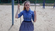DIY koszula jeansowa marmurkowa obsypana perełkami