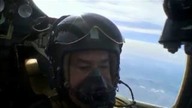 Ziemska atmosfera   Cienka niebieska linia lot samolotem wojskowym - kula ziemska vs płaska ziemia