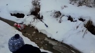 Efektowny zjazd na nartach