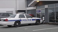 CHŁOPAKI Z BARAKÓW S13E02 Trailer Park Boys Jail S01E02 Red, Raw Arseholes