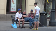 PODNOSZĘ MOJE PIENIĄDZE PRZY LUDZIACH