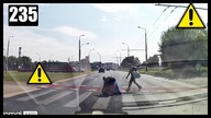 Pogubione puszki na przejściu dla pieszych