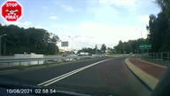 Pirat w Audi zablokował drogę i wysiadł z pojazdu.  Zatrzymała go Policja.  STOP PIRAT