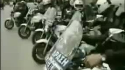 Policjant na motorze
