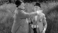 Trumna pod sufitem A-Haunting We Will Go (1942) PL