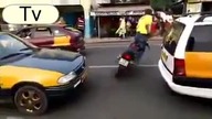 popisy na motorze