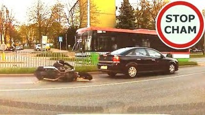 Wywrotka motocyklisty przed przejściem dla pieszych #1841 Wasze Filmy