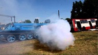Symulacja wypadku kolejowego w Katowicach, do akcji wkracza czołg ratunkowy