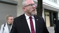 RAUN POD AMBADASĄ UKRAlNY ZWRACA ŚCIĄGNIĘTĄ FLAGĘ!
