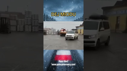 Dej jej miodu! Dał i zaparkował w cudzym aucie  #parking #dejjejmiodu #fail #klasyk