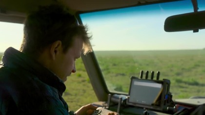 Bertie Gregory bliskie spotkanie z gepardami.