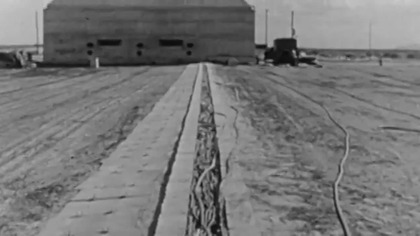 S. F. - Kronos.  (1957) napisy