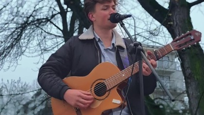 Seweryn Krajewski wybrzmiał dzisiaj na Kieleckim deptakuA potem zjadłem bułkę pełną maku